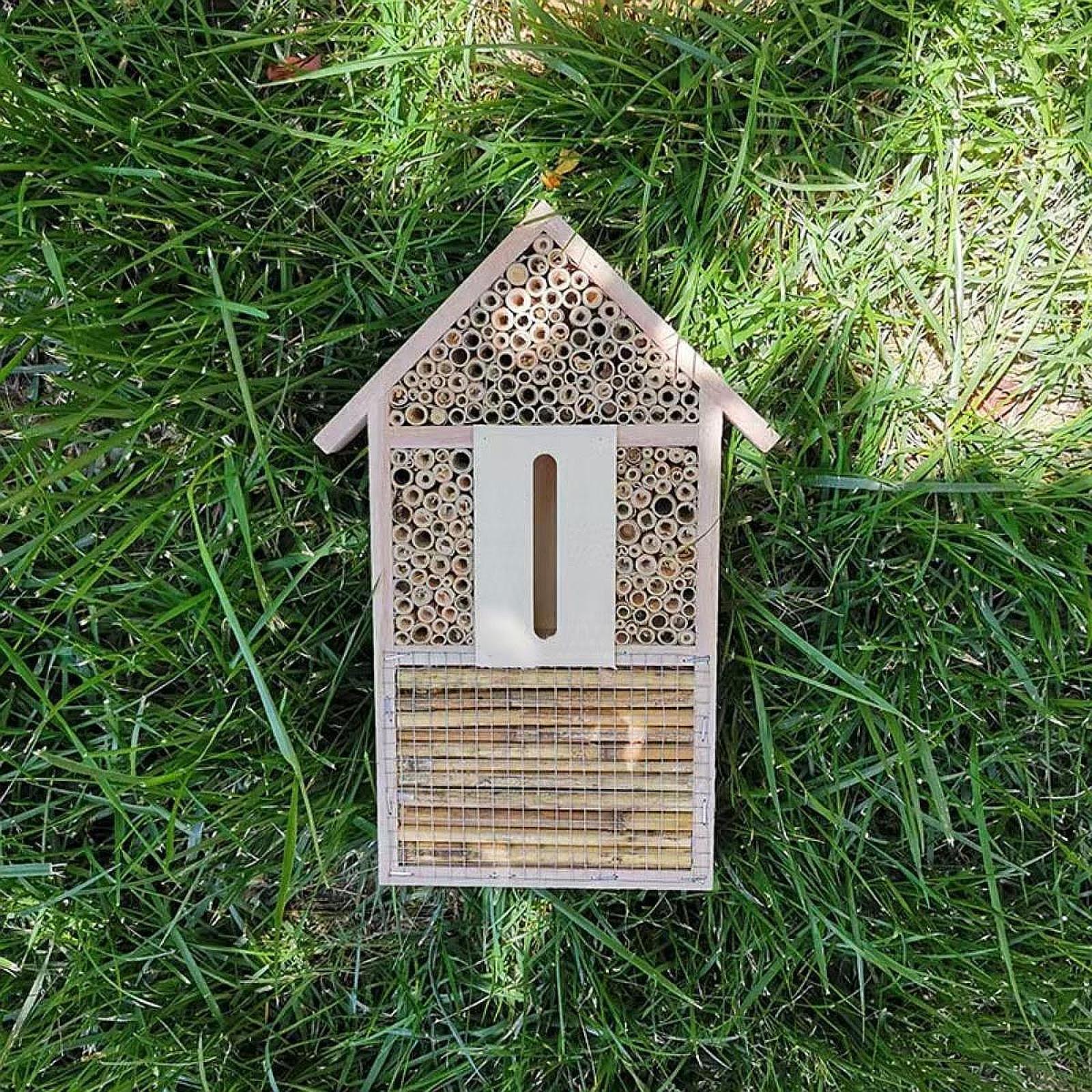 Insect Hotel Wood - ミツバチハウス てんとう虫の家 ハンドメイド木製吊り下げ式蜂の巣箱 てんとう虫の巣作り補助具 庭 中庭